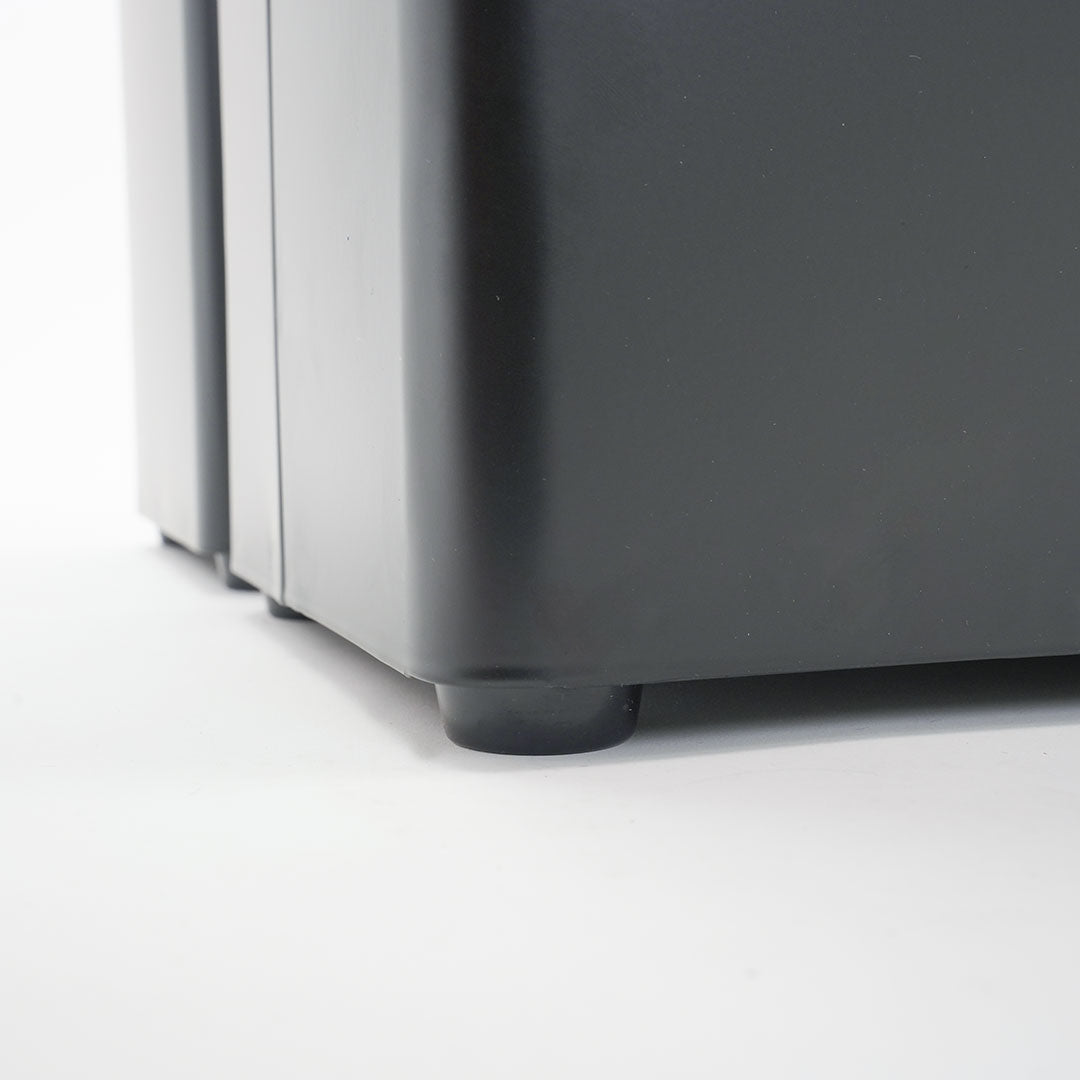 pies de goma cubo de basura