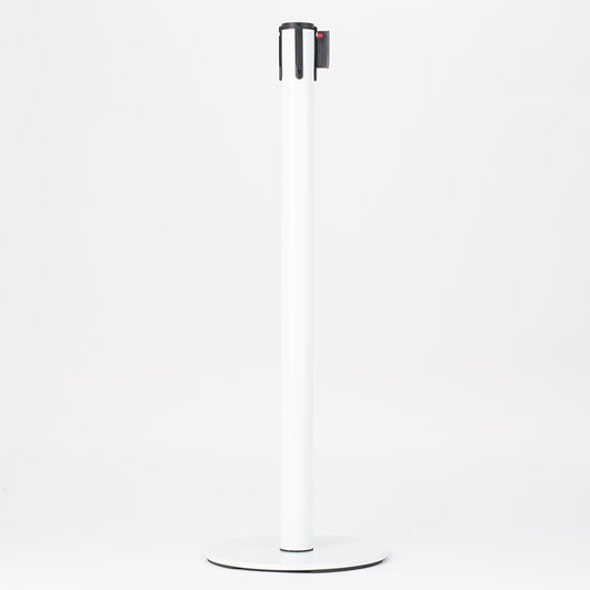 poste separador blanco con cinta retráctil de 3 metros