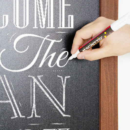 escritura su pizarra bar negra