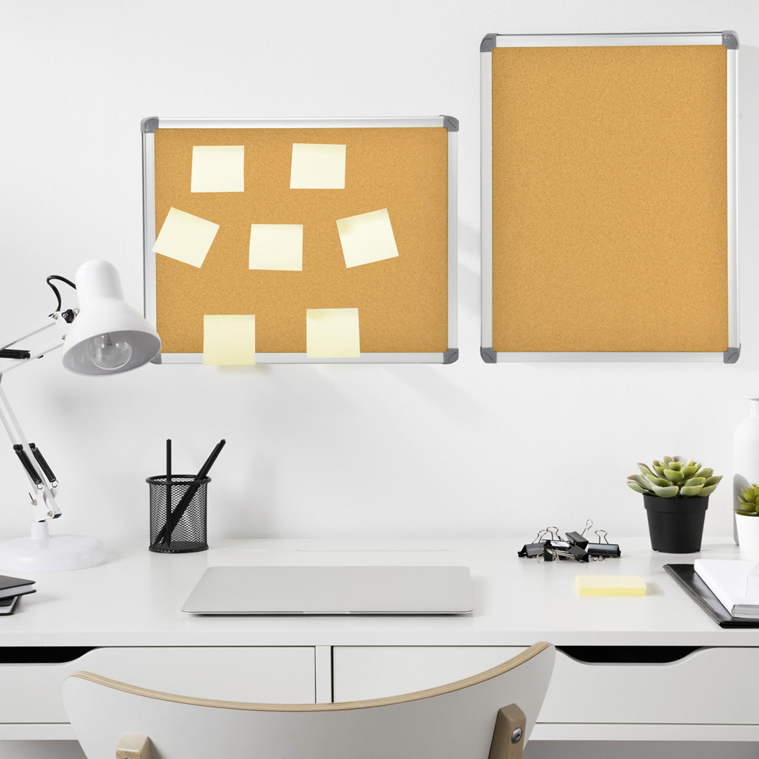 pizarra de corcho con marco de aluminio