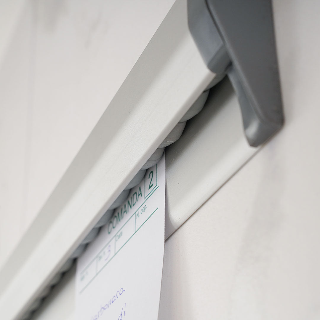 detalle barra porta comanda