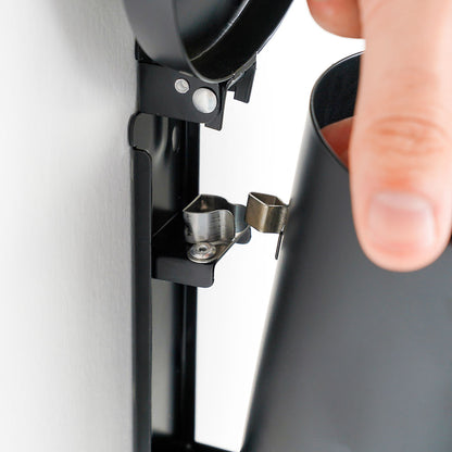 detalle cenicero de pared negro