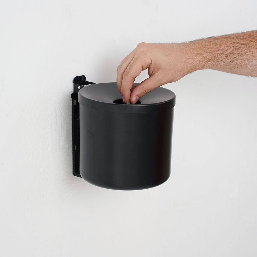 cenicero de pared negro 