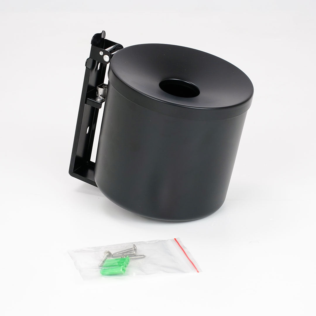 cenicero de pared negro con tornillos