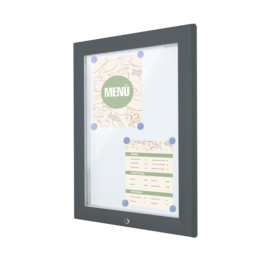 tablón de anuncios exterior