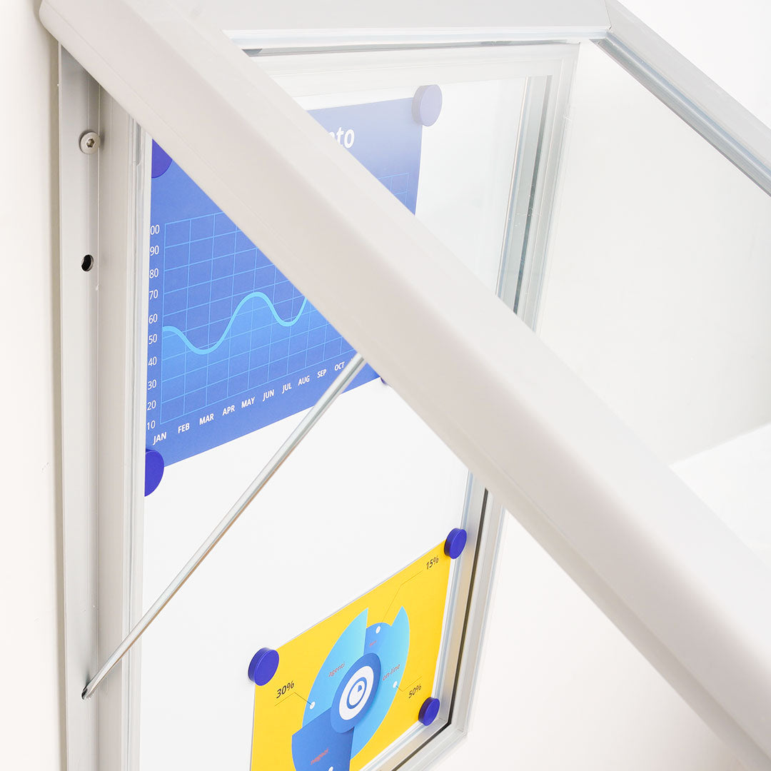 tablón de anuncios exterior