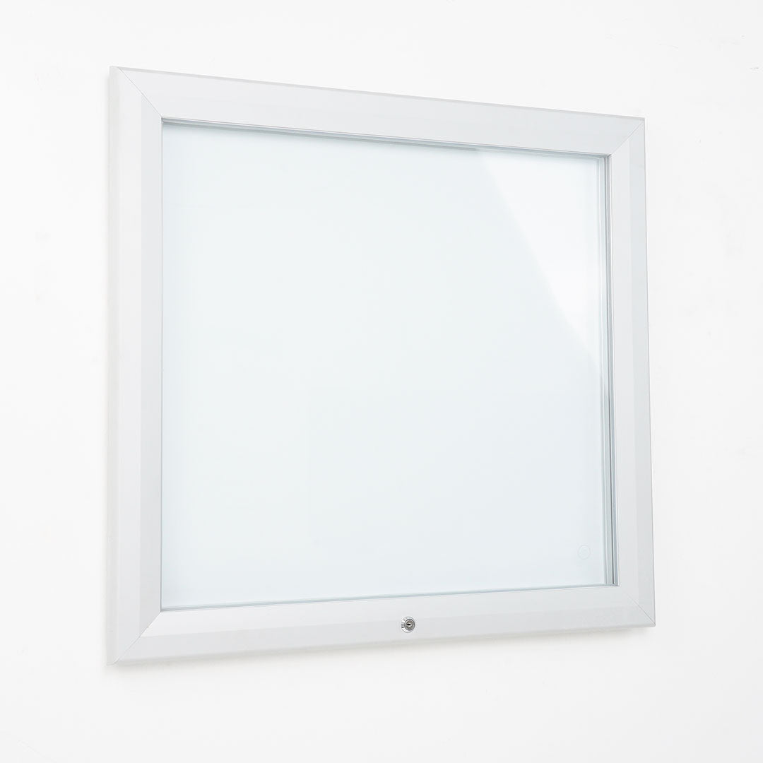 tablón de anuncios exterior