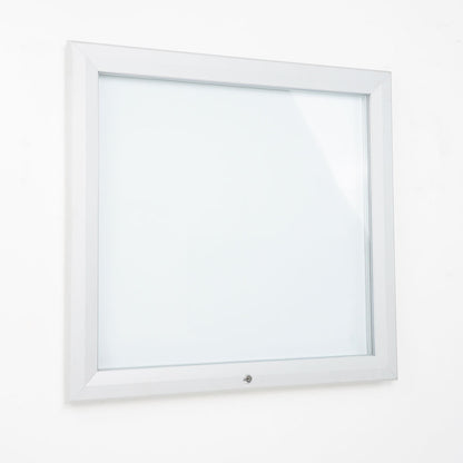 tablón de anuncios exterior