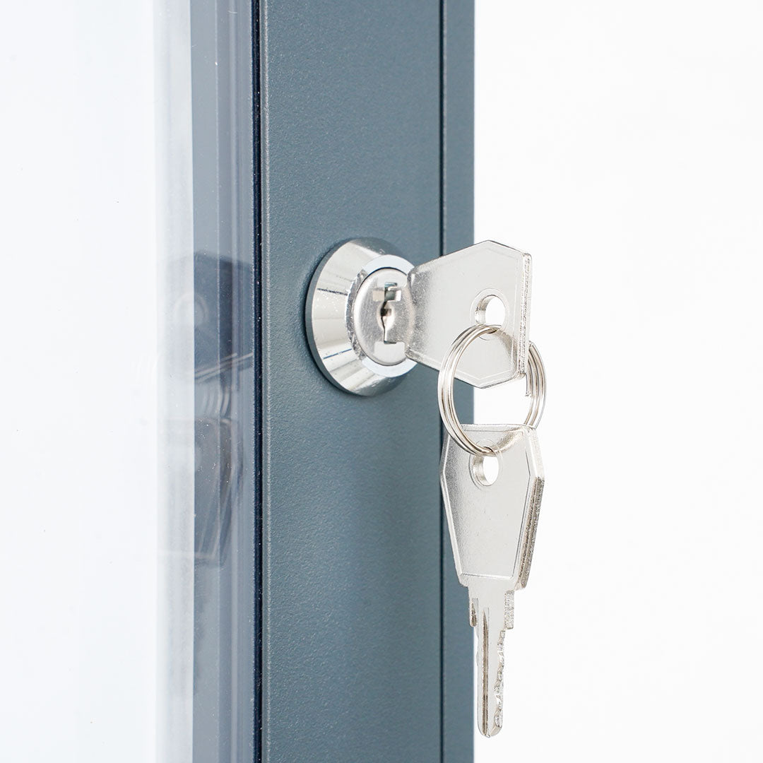 tablón de anuncios con llave