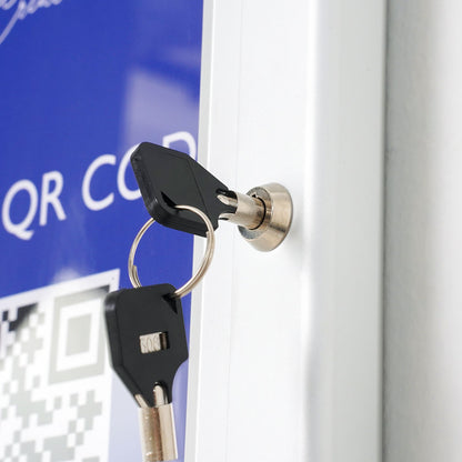 tablón de anuncios exetrior con llave