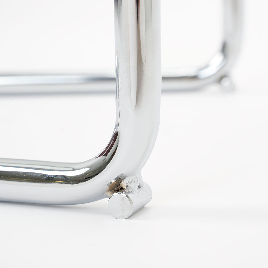 detalle expositor de pie para productos