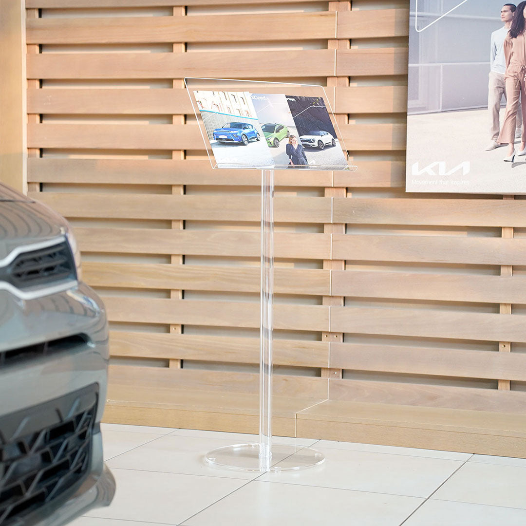 atril de metacrilato de pie para tiedas