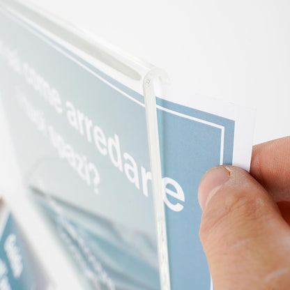 detalle atril portagrafica de pie