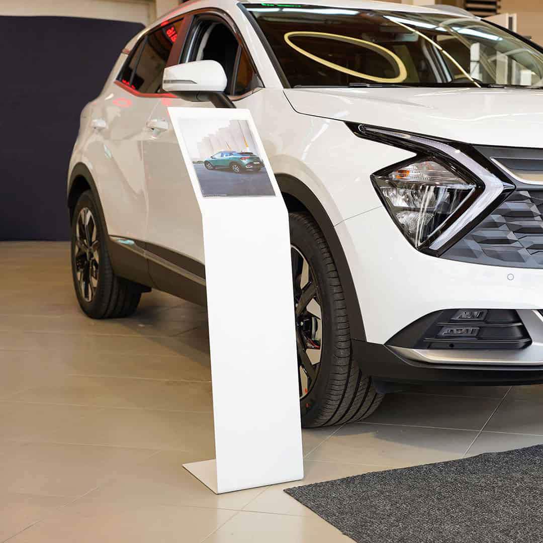 atril expositor de pie en metal con portagrafica