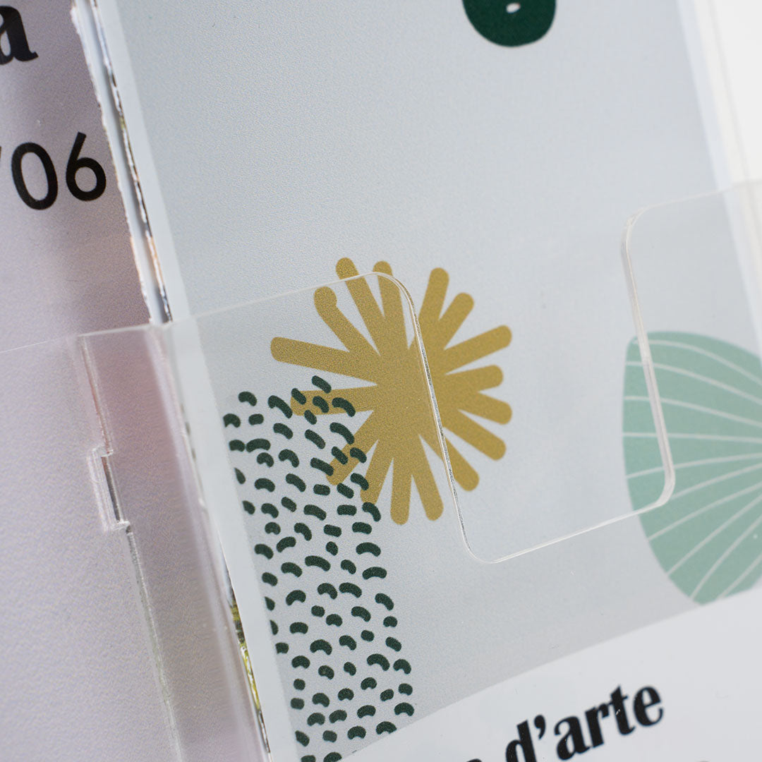 Expositor A4 de sobremesa con portatarjetas. 3 piezas