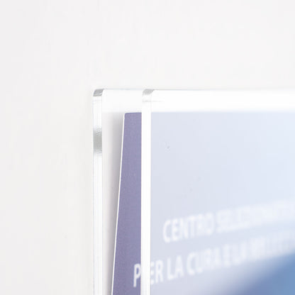 detalle de portagrafica de metacrilato