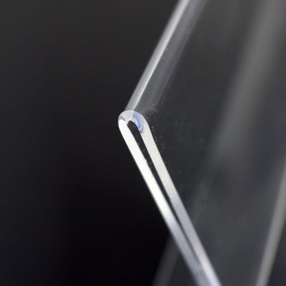 detalle porta nombre de metacrilato