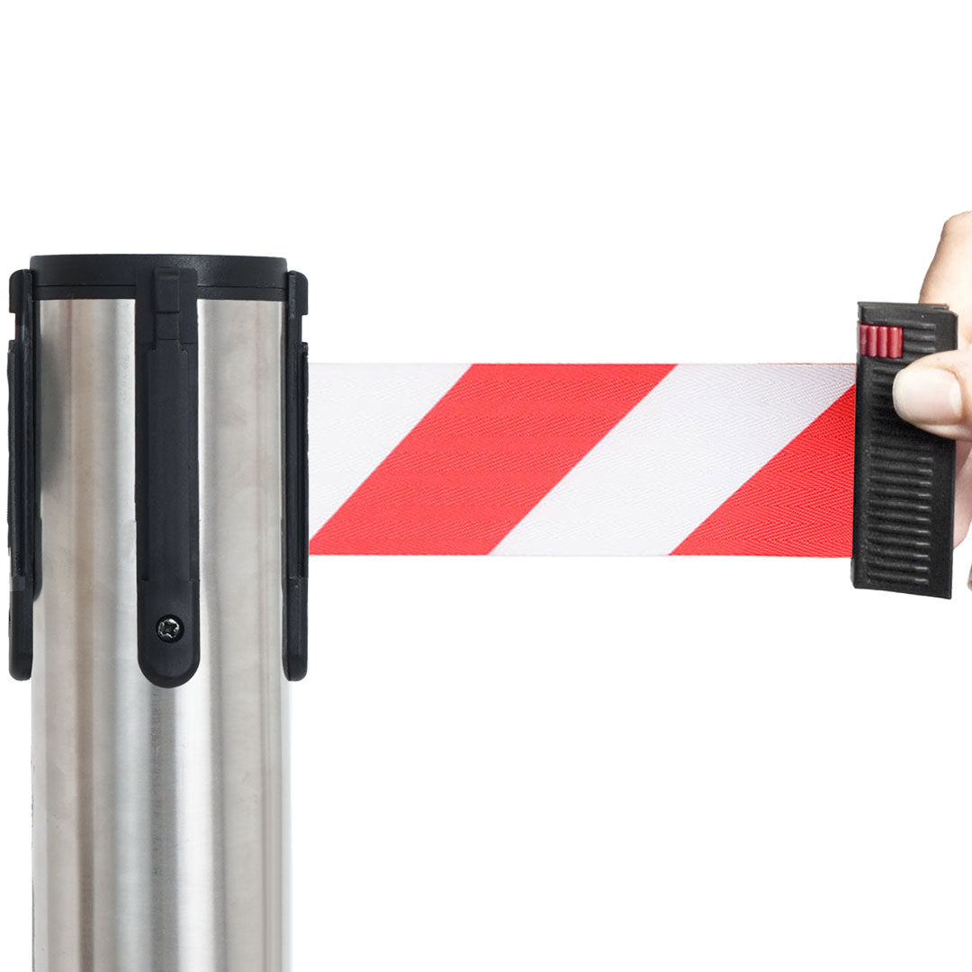 poste separador con cinta blanco y roja