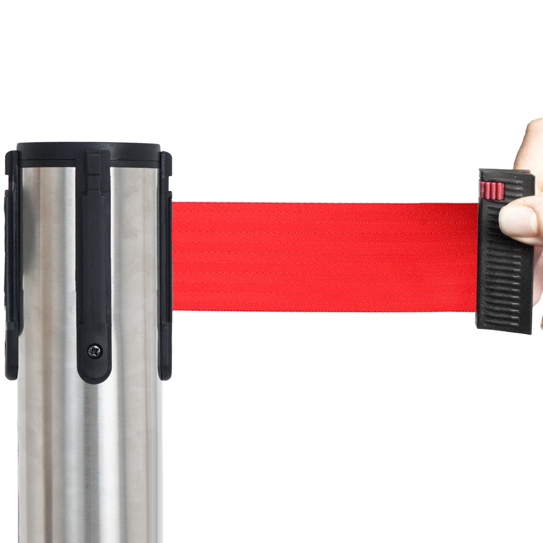 poste separador con cinta roja