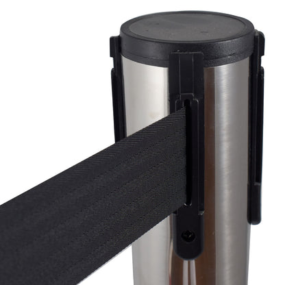 poste separador con cinta negra