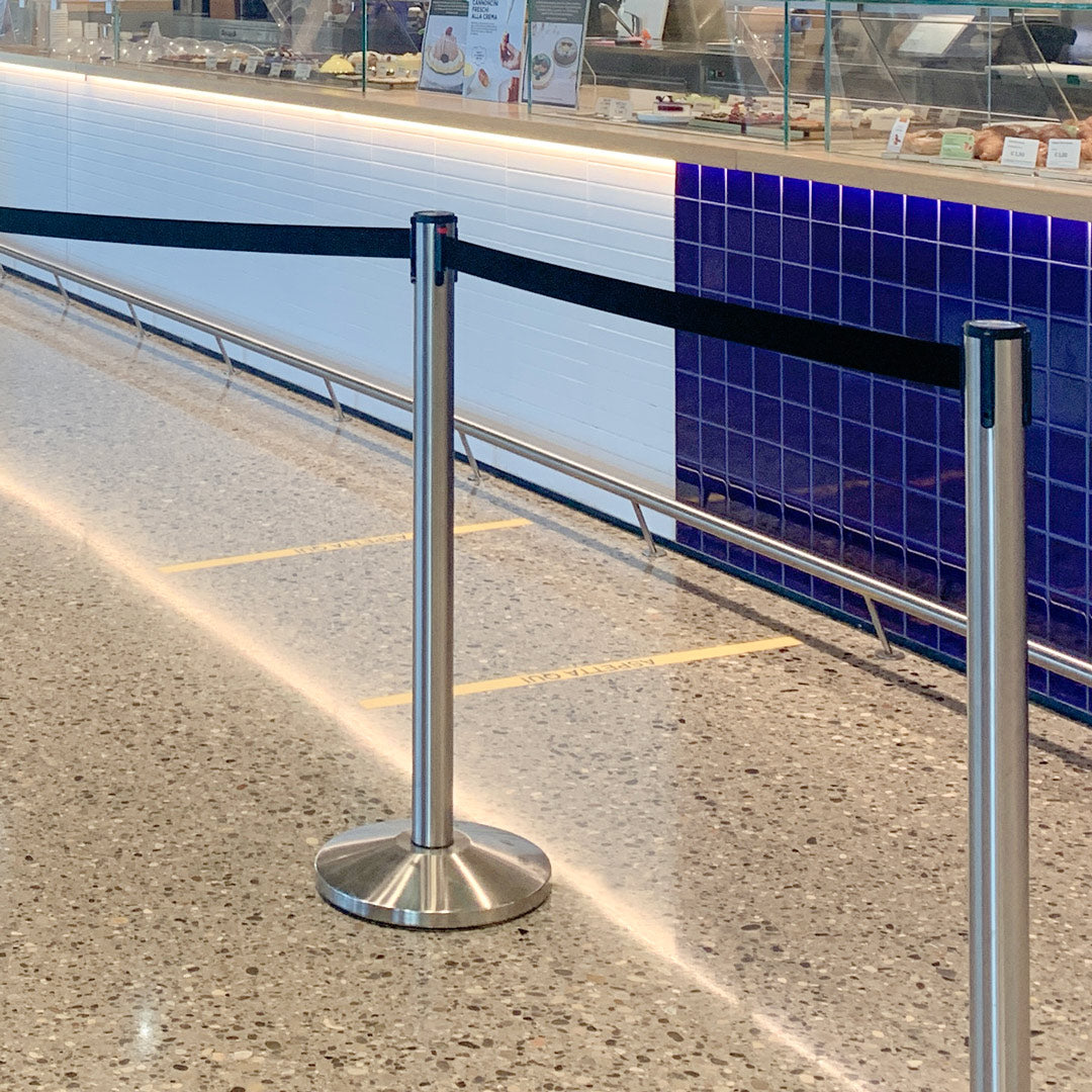 poste separador con cinta