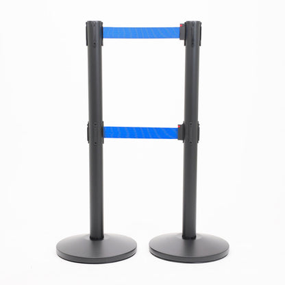 postes separadores con doble cinta azul y azul