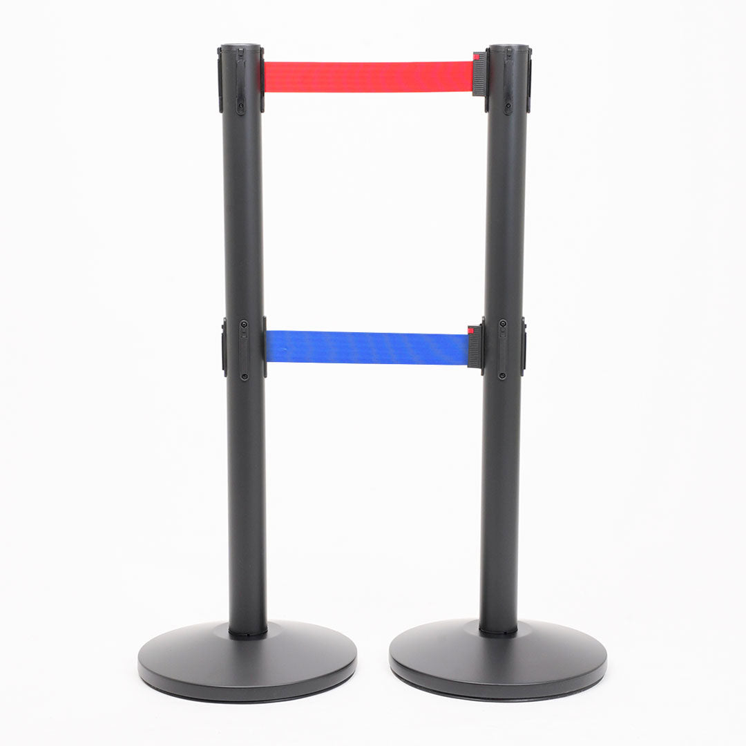postes separadores con doble cinta roja y azul