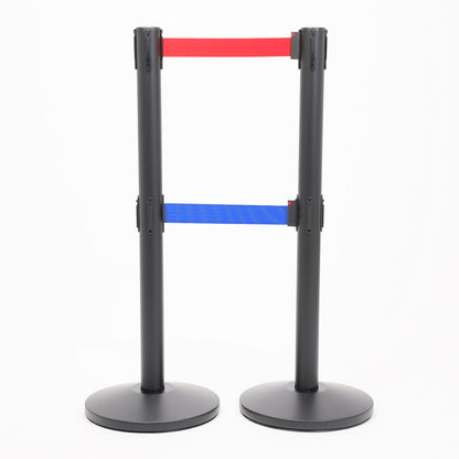 postes separadores con doble cinta roja y azul