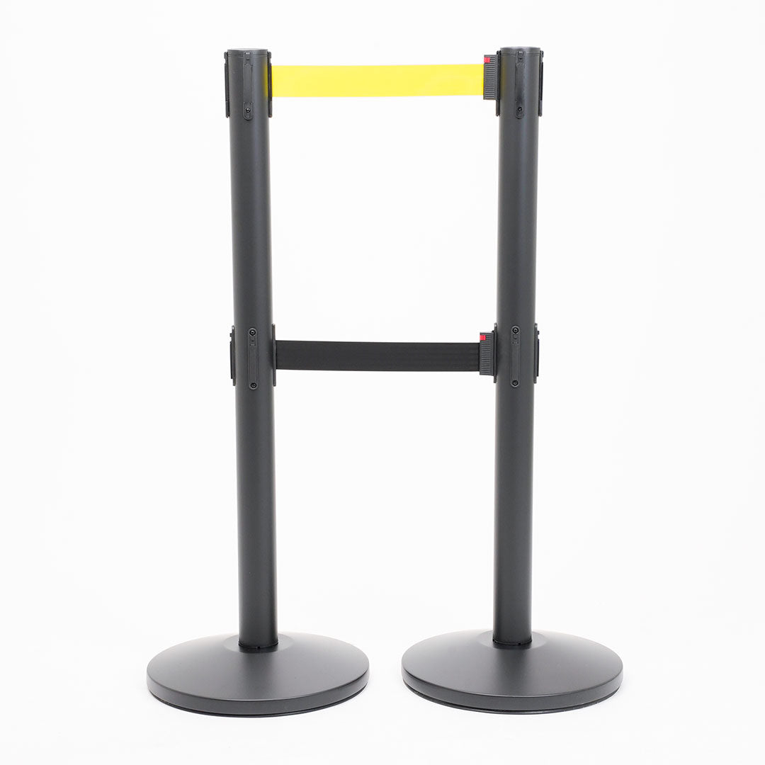 postes separadores con doble cinta amarillo y negra