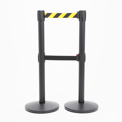postes separadores con doble cinta amarillo-negra y negra