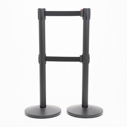 postes separadores con doble cinta negra y negra