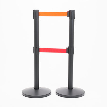 postes separadores con doble cinta naranja y roja