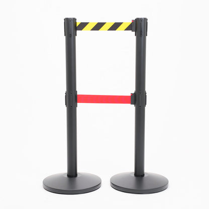 postes separadores con doble cinta amarillo-negra y roja