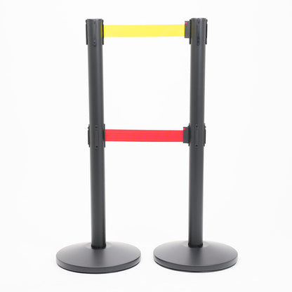 postes separadores con doble cinta amarillo y roja