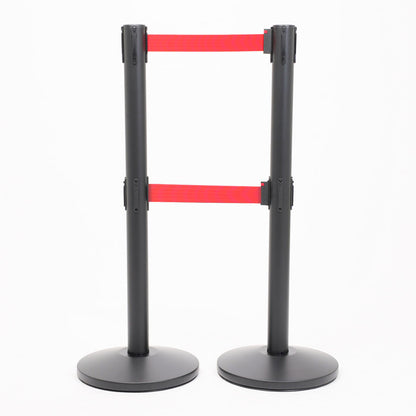 postes separadores con doble cinta roja y roja