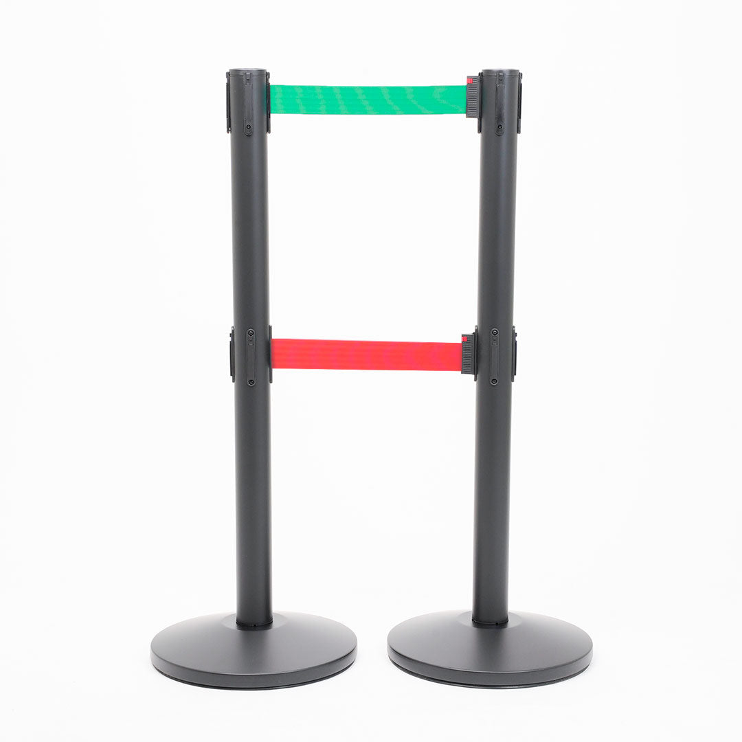 postes separadores con doble cinta verde y roja