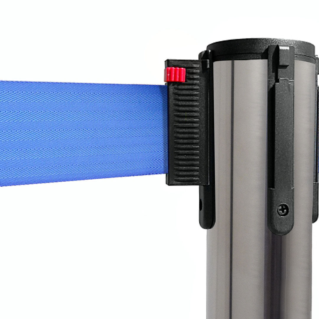 poste separador con cinta azul