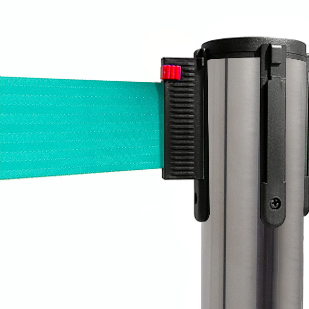 poste separador con cinta verde