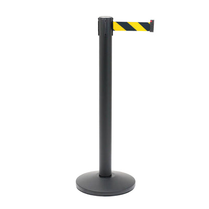poste separador de cinta negra y amarillo