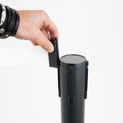 Poste separador Negro con cinta retráctil de 3 metros