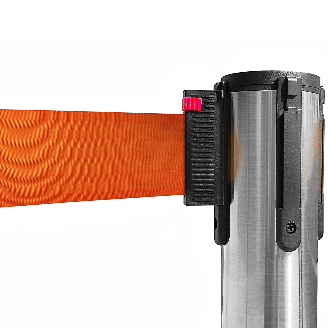 poste separador con cinta retráctil naranja