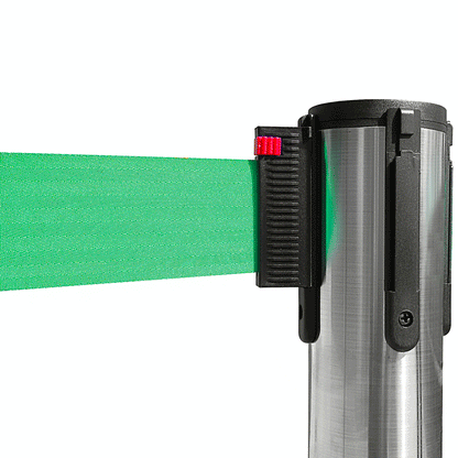 poste separador con cinta retráctil verde