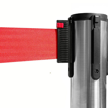 poste separador con cinta retráctil roja