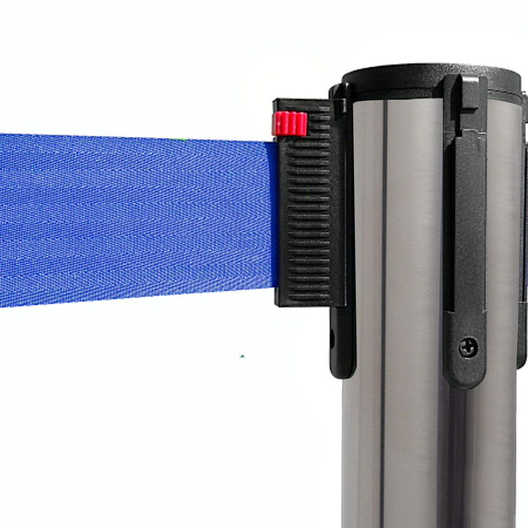 poste separador con cinta azul