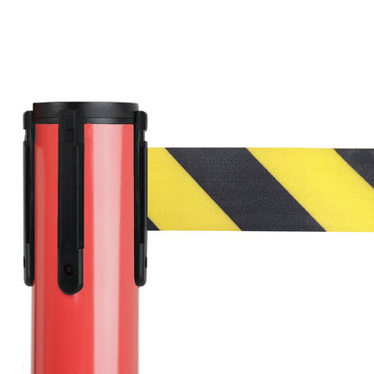 poste separador rojo con cinta negra y amarilla