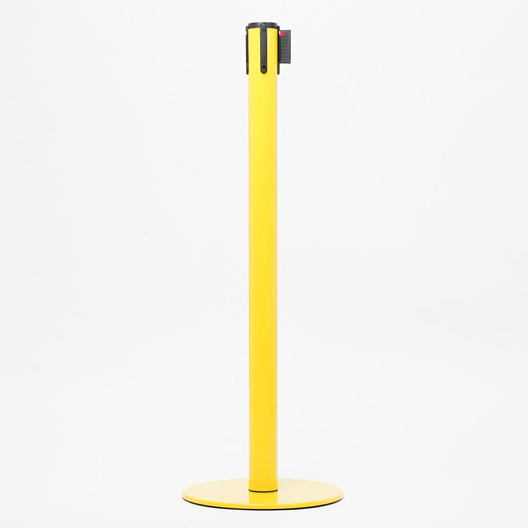 poste separador amarillo con cinta retráctil de 3 metros
