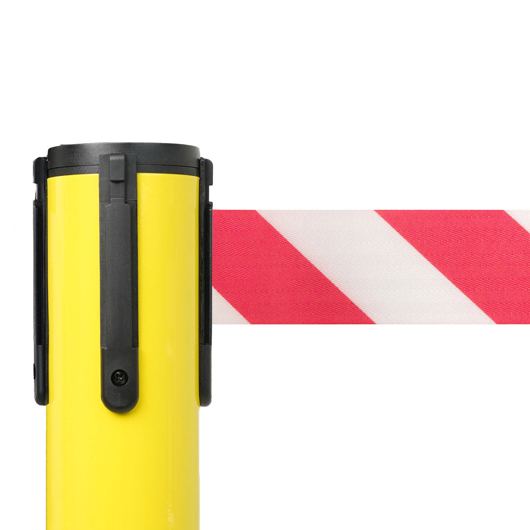 poste separador amarillo con cinta blanca y roja