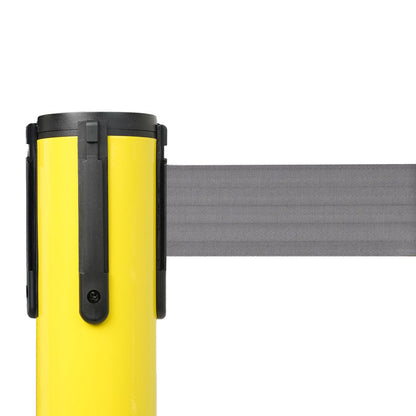 poste separador amarillo con cinta gris