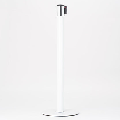 poste separador blanco con cinta retráctil de 3 metros