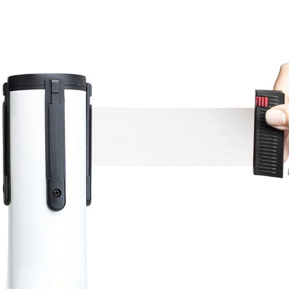 poste separador blanco con cinta blanca